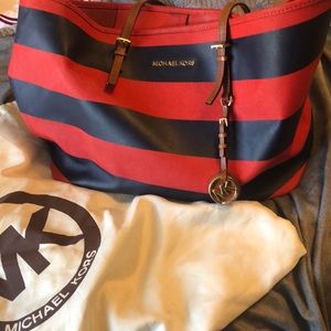 Michael Kors Medium Jet Set Tote